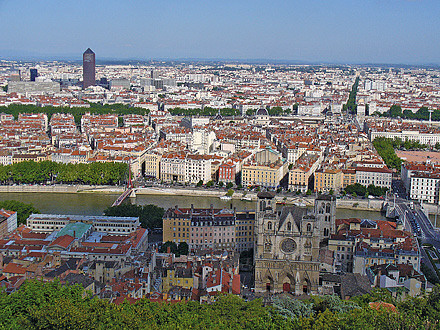 (c) Feh�rv�r Travel