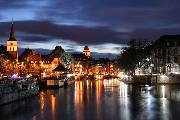 (c) Fehérvár Travel