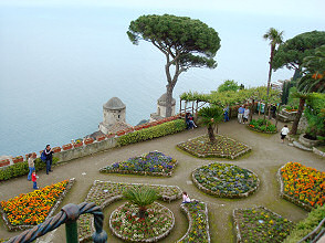 Ravello kilátás a Rufolo-palotából