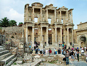 Ephesos  �kori k�nyvt�r