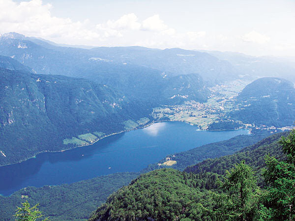 (c) Fehérvár Travel
