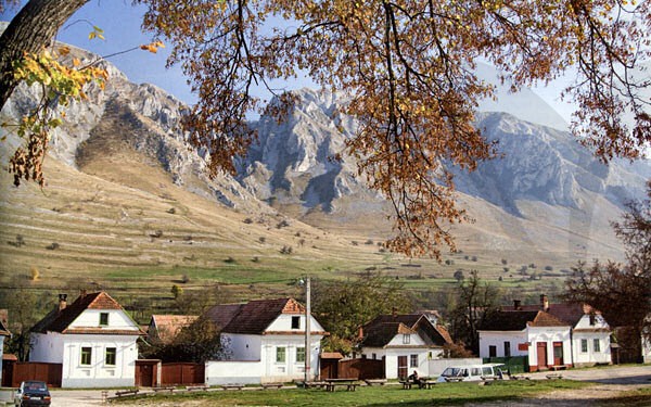 (c) Fehérvár Travel