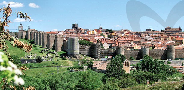 a k�z�pkori hangulat� �vila �s v�rosfala